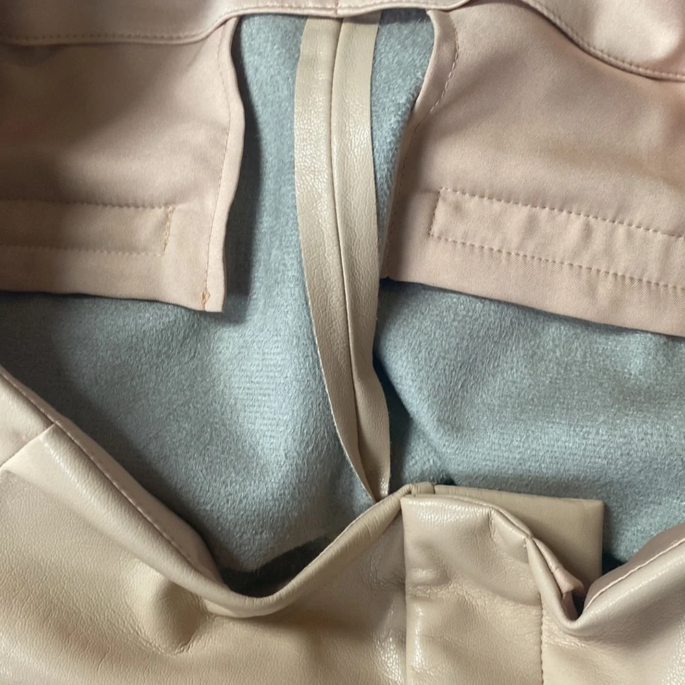 New Alice and Olivia Steffie faux leather shorts - Picture 8 of 16